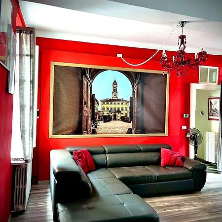 Dolce Eporedia Intero Alloggio Nel Centro Storico Ivrea Exterior foto