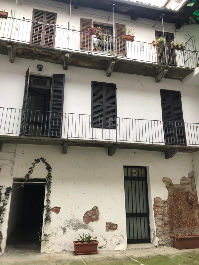 Dolce Eporedia Intero Alloggio Nel Centro Storico Ivrea Exterior foto